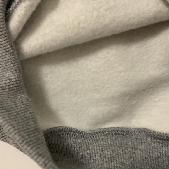 Aritzia Wilfred Free Sleeveless Sweatshirt - Picture 3 of 3